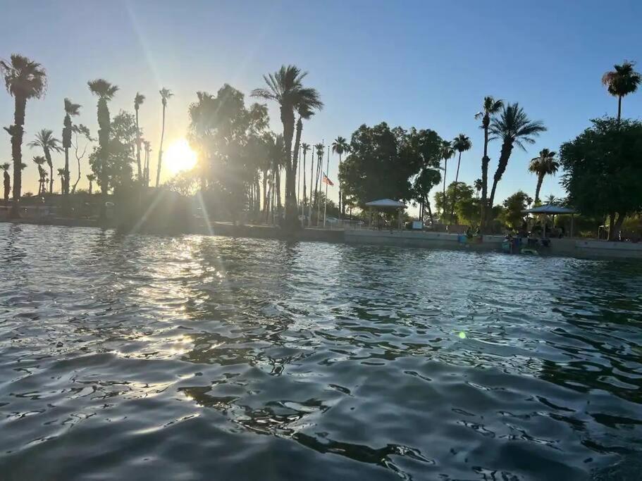 Pool King Lake Suite-Walk To Dt & Lake! Lake Havasu City Kültér fotó